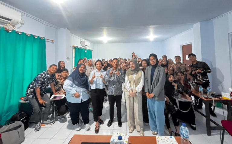 Kuliah Pakar Pharmapreneur : Membangun Mindset Kewirausahaan Apoteker dari Kreativitas Menuju Kesuksesan